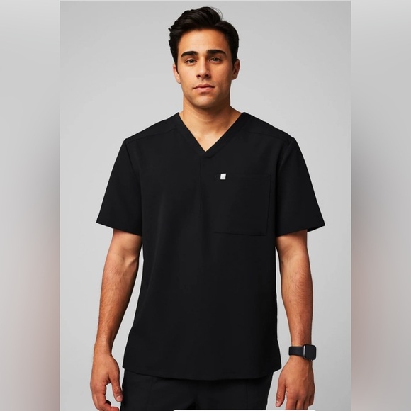 Fabletics Men's Helix 1-Pocket Scrub Top Black V-Neck Shirt sz M - Picture 1 of 9